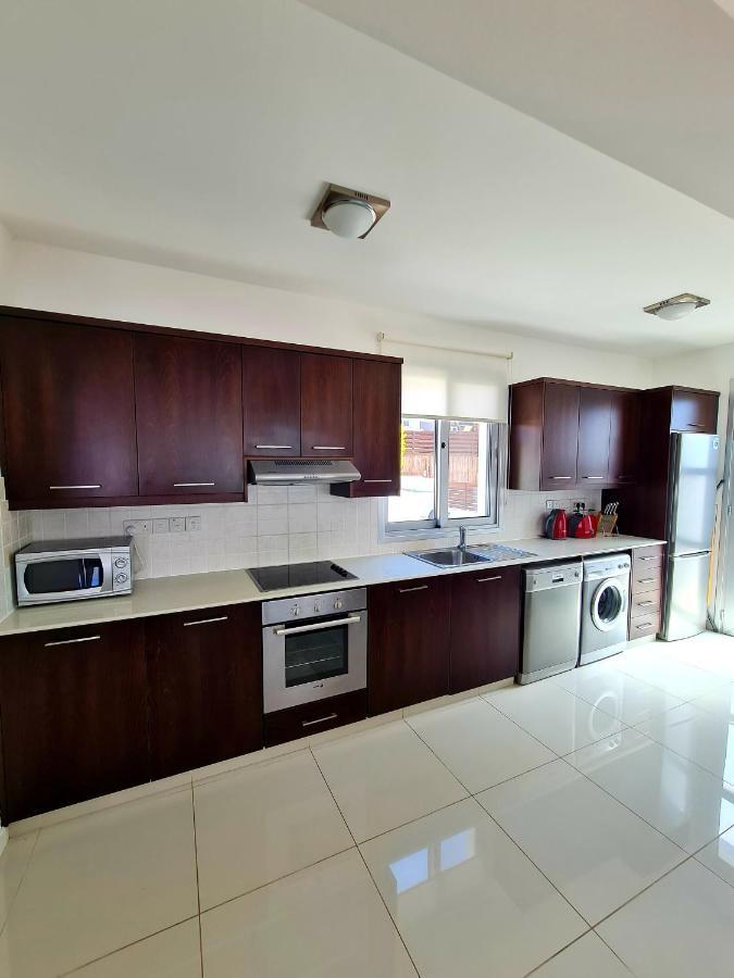 Modern Villa, 4 Bedrooms, Private Pool, Close To Coral Bay Strip Peyia Exterior foto